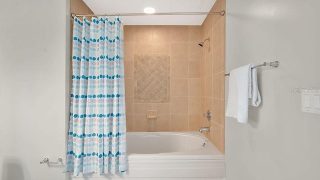 full bath with shower / bath combo with shower curtain