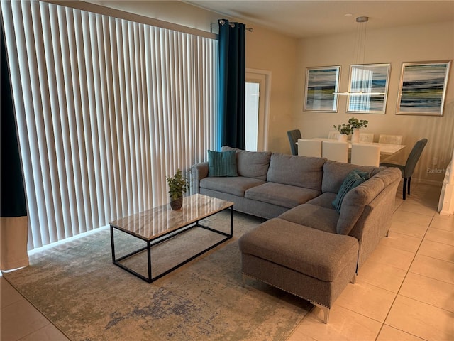 197 Jetty Way, Davenport, FL 33897 - living area featuring light tile patterned floors