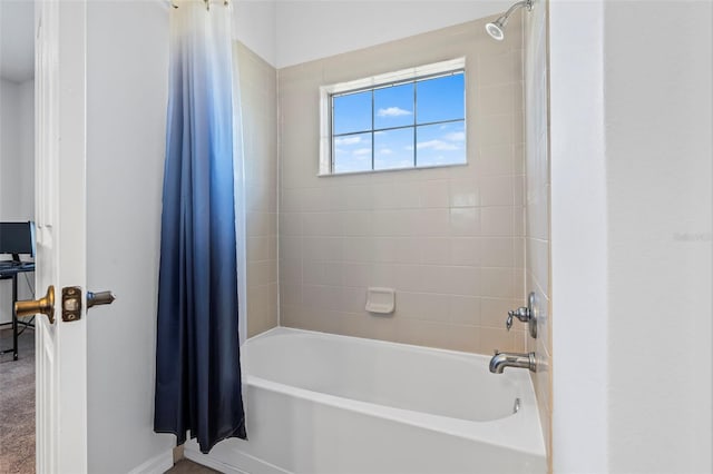 full bath with shower / tub combo with curtain