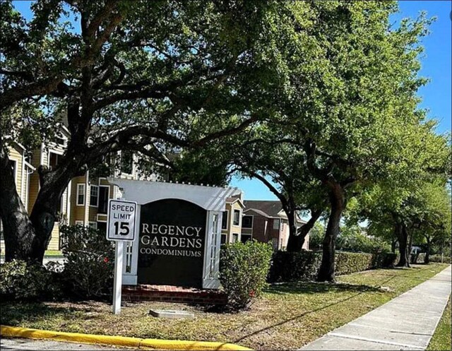 view of community / neighborhood sign