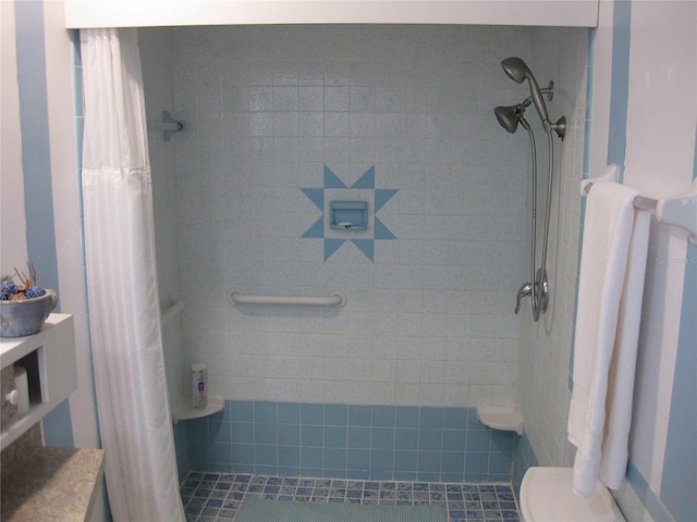 7026 Lenape Cir, New Port Richey, FL 34653 - full bath featuring a tile shower
