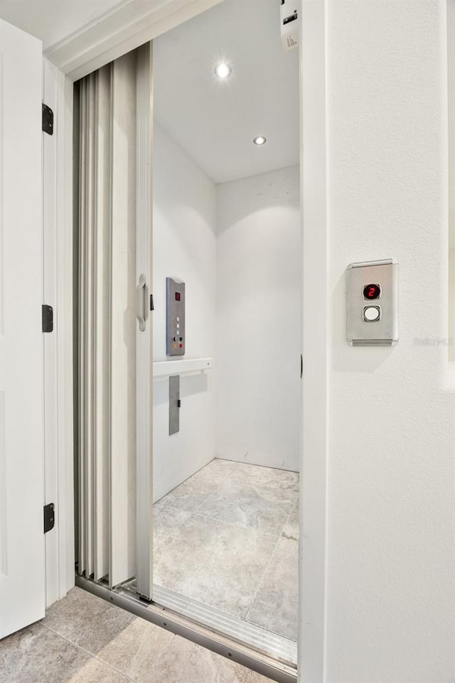bathroom with recessed lighting