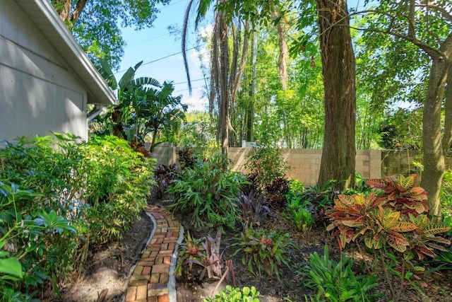617 Red Oak Cir Unit 121, Altamonte Springs, FL 32701 - view of yard featuring fence