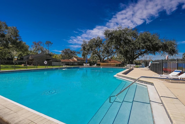 617 Red Oak Cir Unit 121, Altamonte Springs, FL 32701 - community pool featuring fence and a patio area