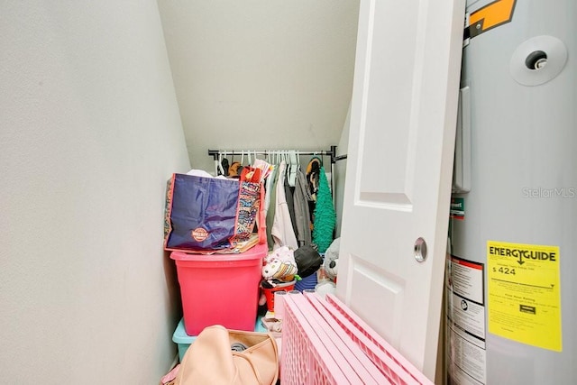 10940 Leafshore Loop, Orlando, FL 32829 - walk in closet with water heater