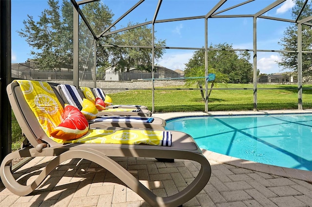 2624 Daulby St, Kissimmee, FL 34747 - swimming pool with glass enclosure