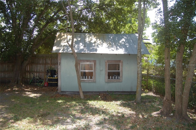 1644 Cypress Woods Cir, Saint Cloud, FL 34772 - view of outdoor structure featuring an outbuilding and fence