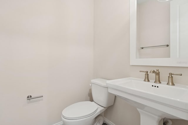 13187 Telsen St Unit 38, Winter Garden, FL 34787 - half bathroom featuring baseboards