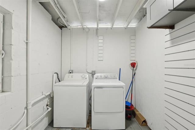 318 E Jersey St, Orlando, FL 32806 - laundry room with independent washer and dryer