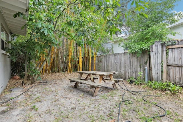 318 E Jersey St, Orlando, FL 32806 - view of yard featuring outdoor dining space