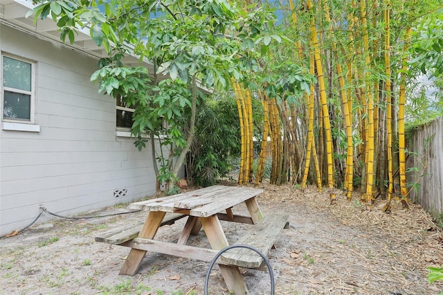 318 E Jersey St, Orlando, FL 32806 - view of yard