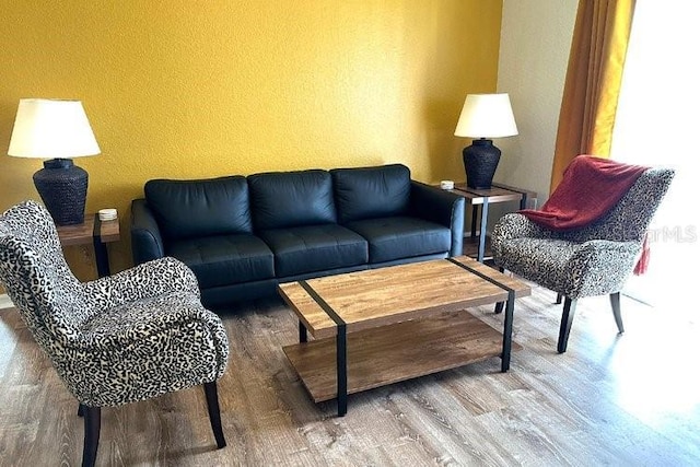 8101 Resort Village Dr Unit 31501, Orlando, FL 32821 - living area featuring wood finished floors