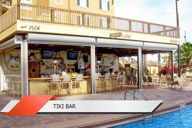 8125 Resort Village Dr Unit 51201, Orlando, FL 32821 - pool with outdoor dry bar