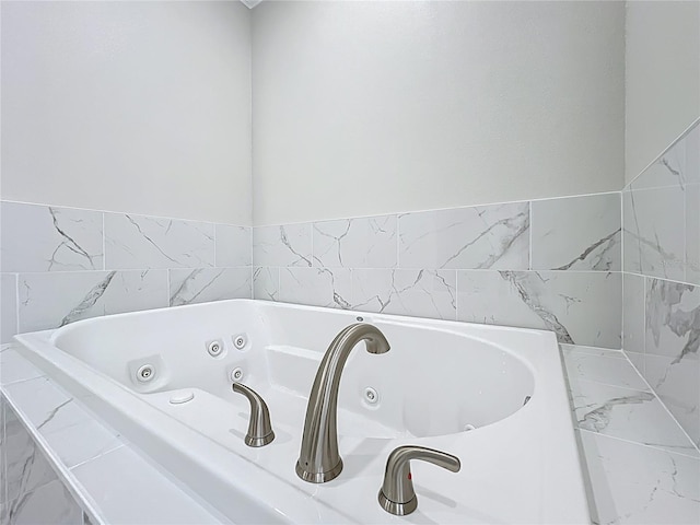 278 Acorn Dr, Longwood, FL 32750 - bathroom featuring a whirlpool tub