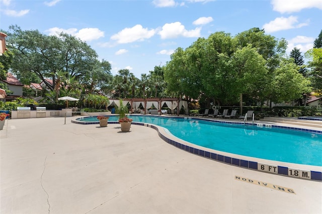 546 Via Fontana Dr Unit 203, Altamonte Springs, FL 32714 - pool with a patio area