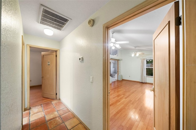 4265 Conway Place Cir, Orlando, FL 32812 - hallway with a textured wall