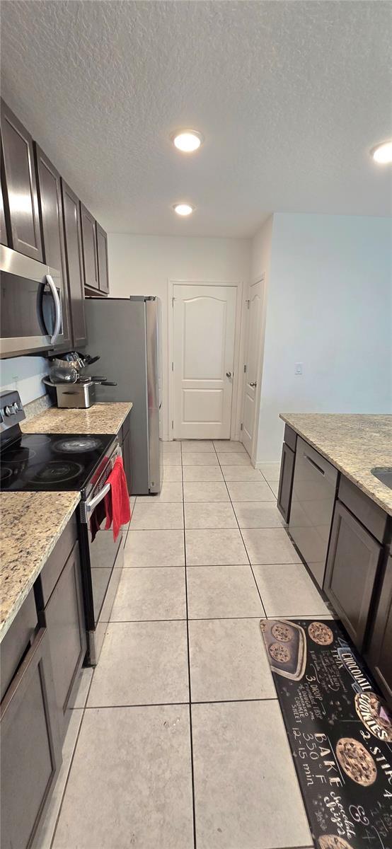 651 Taft Dr, Davenport, FL 33837 - photo 11