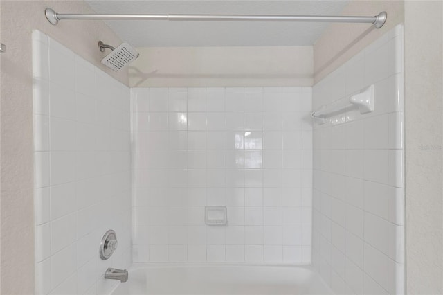 2213 Grand Cayman Ct Unit 1138, Kissimmee, FL 34741 - bathroom view of tub / shower combination