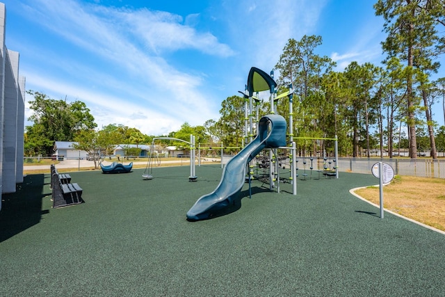 712 Maryland Ave, Saint Cloud, FL 34769 - communal playground with fence