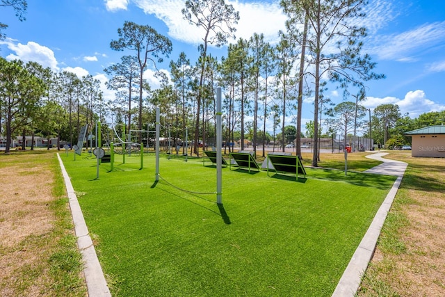 712 Maryland Ave, Saint Cloud, FL 34769 - view of home's community with a lawn