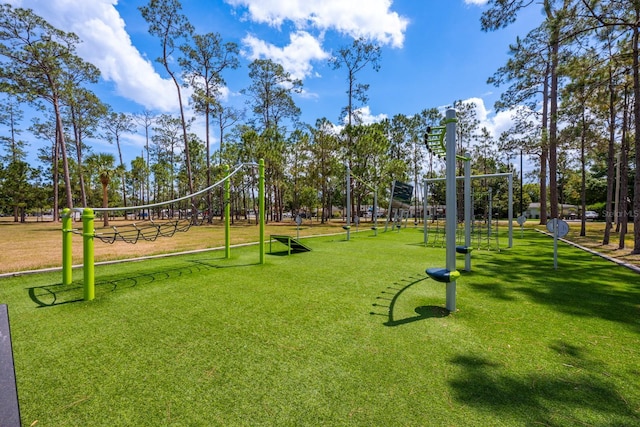 712 Maryland Ave, Saint Cloud, FL 34769 - view of home's community with a lawn