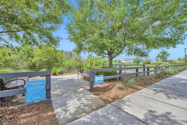 13913 Hahn Ln, Orlando, FL 32827 - surrounding community featuring fence