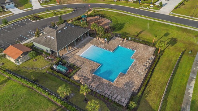 bird's eye view of a pool area