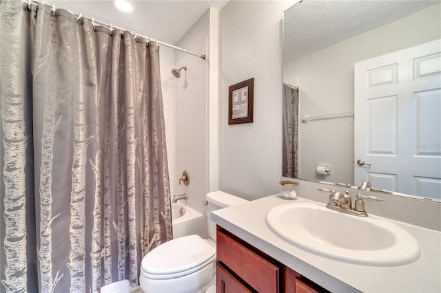 3380 Pawleys Loop N, Saint Cloud, FL 34769 - full bath with a textured ceiling, toilet, vanity, and shower / bathtub combination with curtain