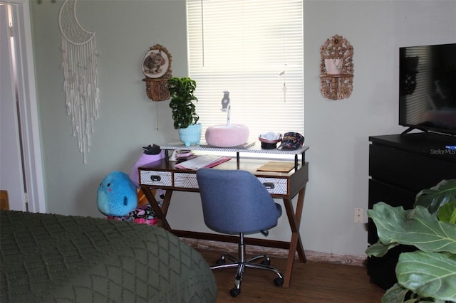 1364 Gainesville Dr, Deltona, FL 32725 - bedroom featuring wood finished floors and a desk