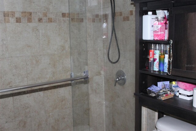 1364 Gainesville Dr, Deltona, FL 32725 - full bath with a shower stall and toilet
