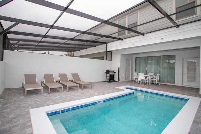 8944 Sydney Ave, Kissimmee, FL 34747 - outdoor pool with grilling area