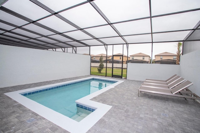 8944 Sydney Ave, Kissimmee, FL 34747 - outdoor pool with a patio area and glass enclosure