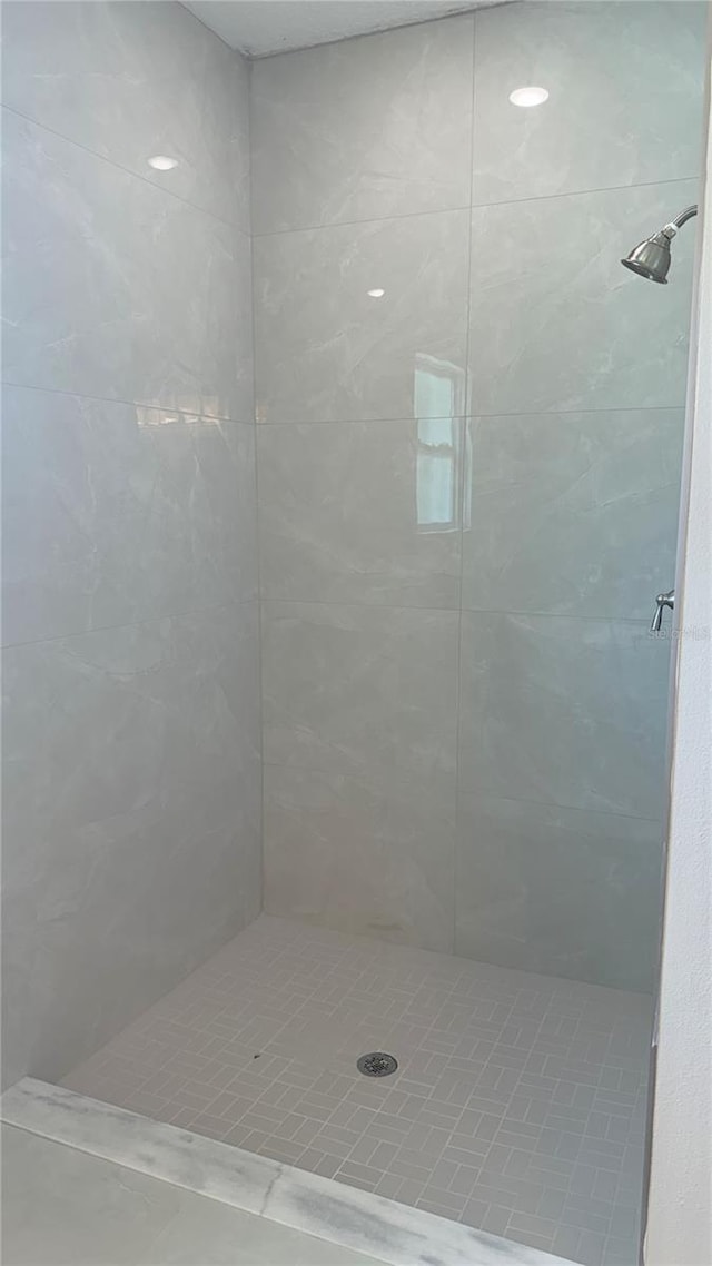 521 Marion Oaks Ln, Ocala, FL 34473 - full bathroom featuring a shower stall