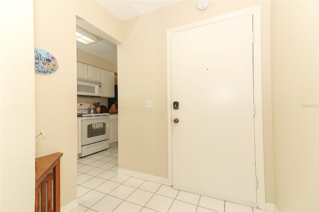 474 Windmeadows St Unit 0, Altamonte Springs, FL 32701 - entryway with light tile patterned floors