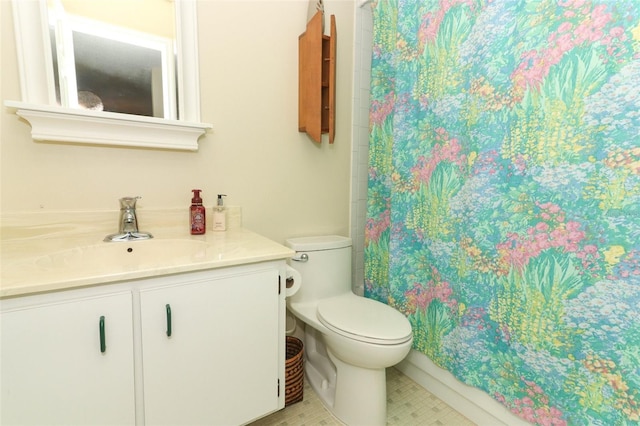 474 Windmeadows St Unit 0, Altamonte Springs, FL 32701 - full bathroom featuring toilet, vanity, a shower with shower curtain, and tile patterned flooring