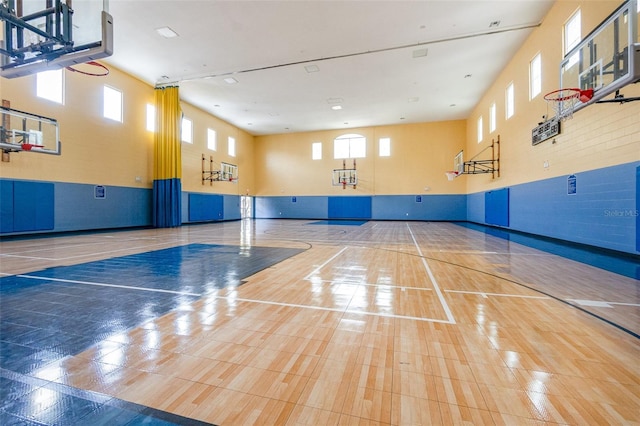 6611 Time Square Ave Unit 103, Orlando, FL 32835 - view of sport court with community basketball court and plenty of natural light