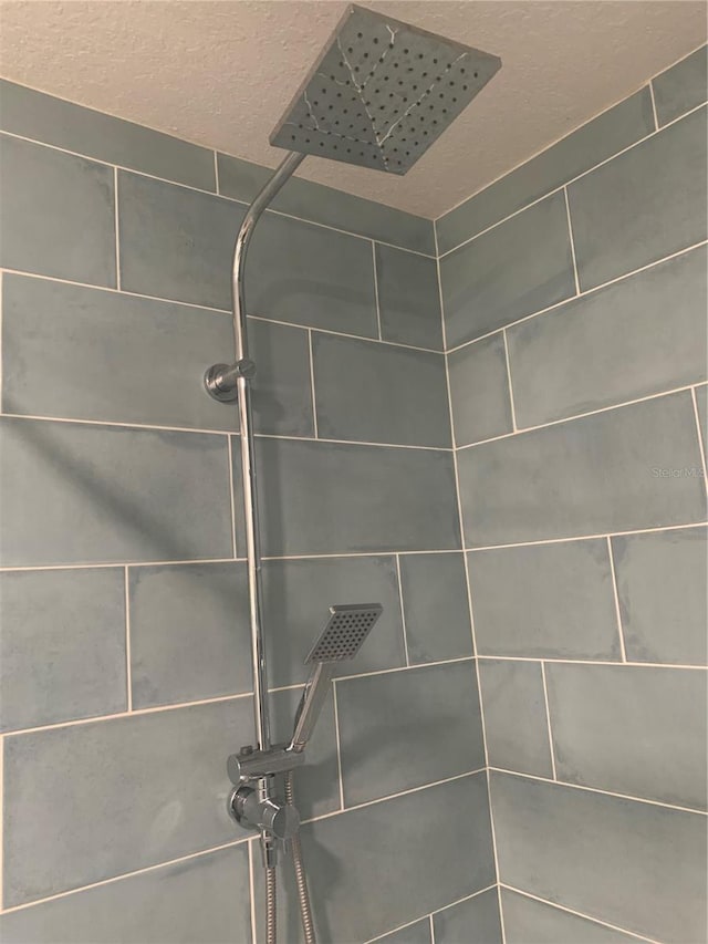 701 Twin Lake Ave, Deltona, FL 32738 - bathroom view of a tile shower