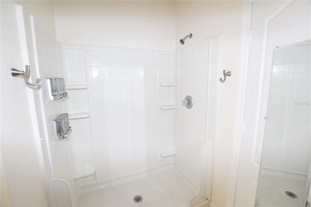 15349 Oak Apple Ct, Winter Garden, FL 34787 - bathroom featuring a shower stall
