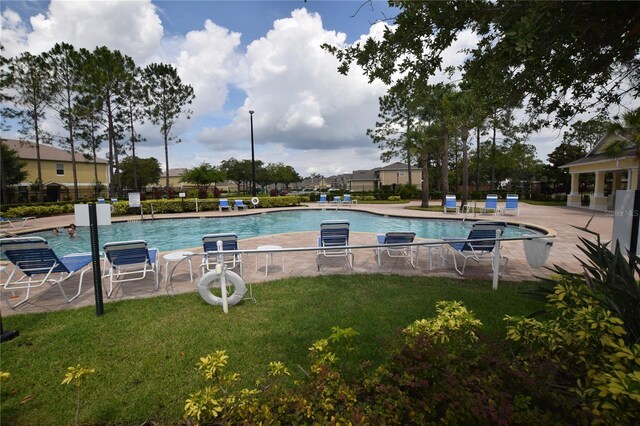 15349 Oak Apple Ct, Winter Garden, FL 34787 - community pool with a patio area