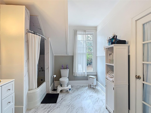511 E Mirror Lake Dr, Fruitland Park, FL 34731 - bathroom featuring baseboards, shower / bath combination with curtain, toilet, marble finish floors, and vanity