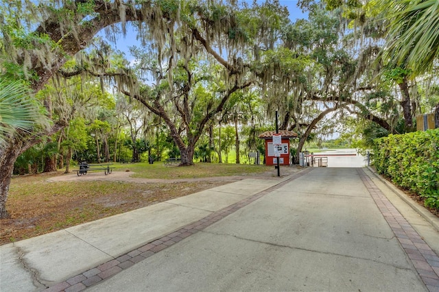 455 Lazio Cir, Debary, FL 32713 - view of property's community with driveway