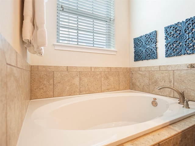 311 W Falls Dr, Kissimmee, FL 34747 - full bath with a garden tub