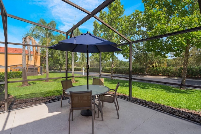 sunroom / solarium featuring outdoor dining area