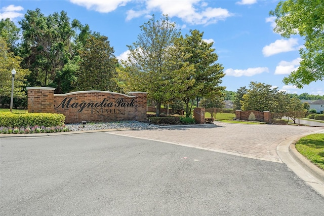 2827 Park Meadow Dr, Apopka, FL 32703 - community sign featuring driveway