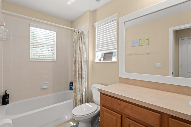 2827 Park Meadow Dr, Apopka, FL 32703 - bathroom with vanity and shower / bath combo with shower curtain