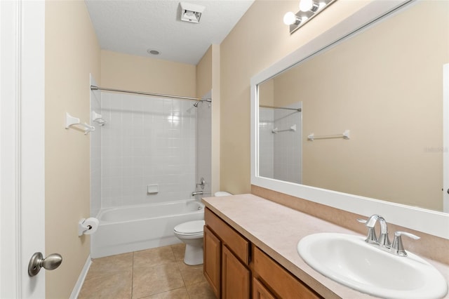 2827 Park Meadow Dr, Apopka, FL 32703 - bathroom featuring vanity, tile patterned floors, shower / washtub combination, and a textured ceiling