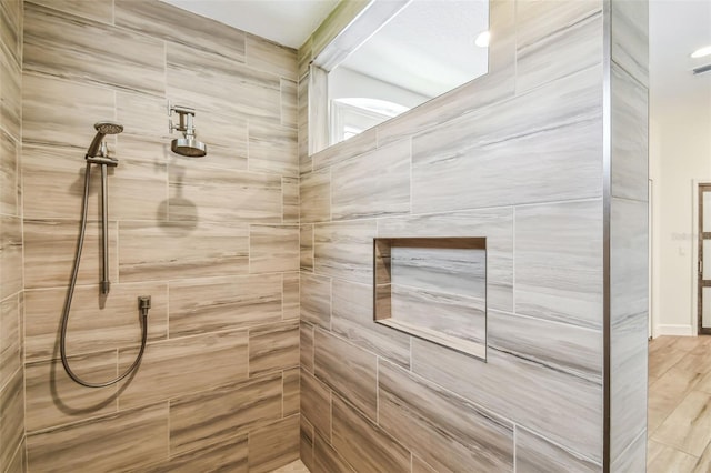 14003 Sobrado Dr, Orlando, FL 32837 - full bath featuring tiled shower
