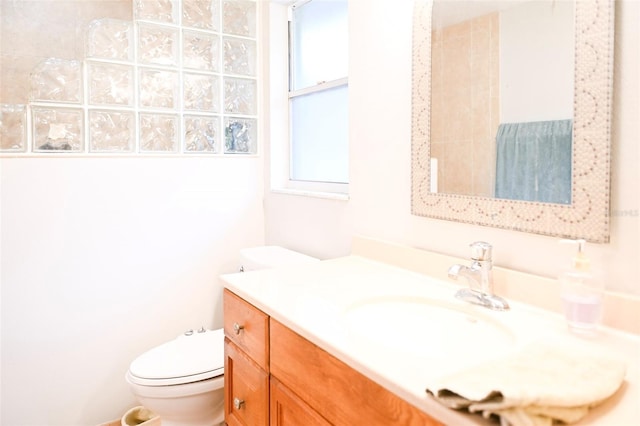 1430 Arrowhead Trl, Deltona, FL 32725 - bathroom featuring vanity and toilet