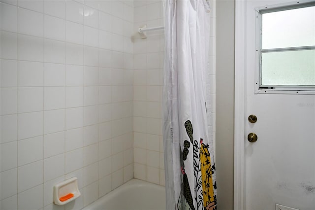 1430 Arrowhead Trl, Deltona, FL 32725 - full bath featuring shower / tub combo