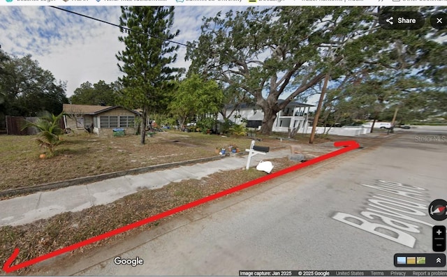 820 Bayou Ave, Tarpon Springs, FL 34689 - view of front of property